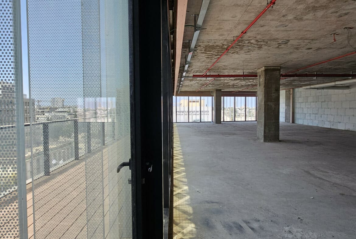 תמונה נוספת של המשרד לפני בינוי