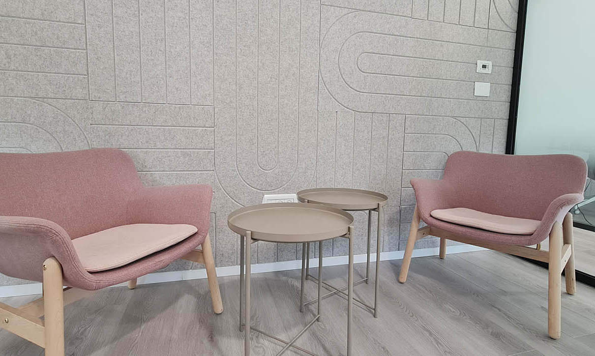 חדר שיחה במשרדים להשכרה בתל אביב.