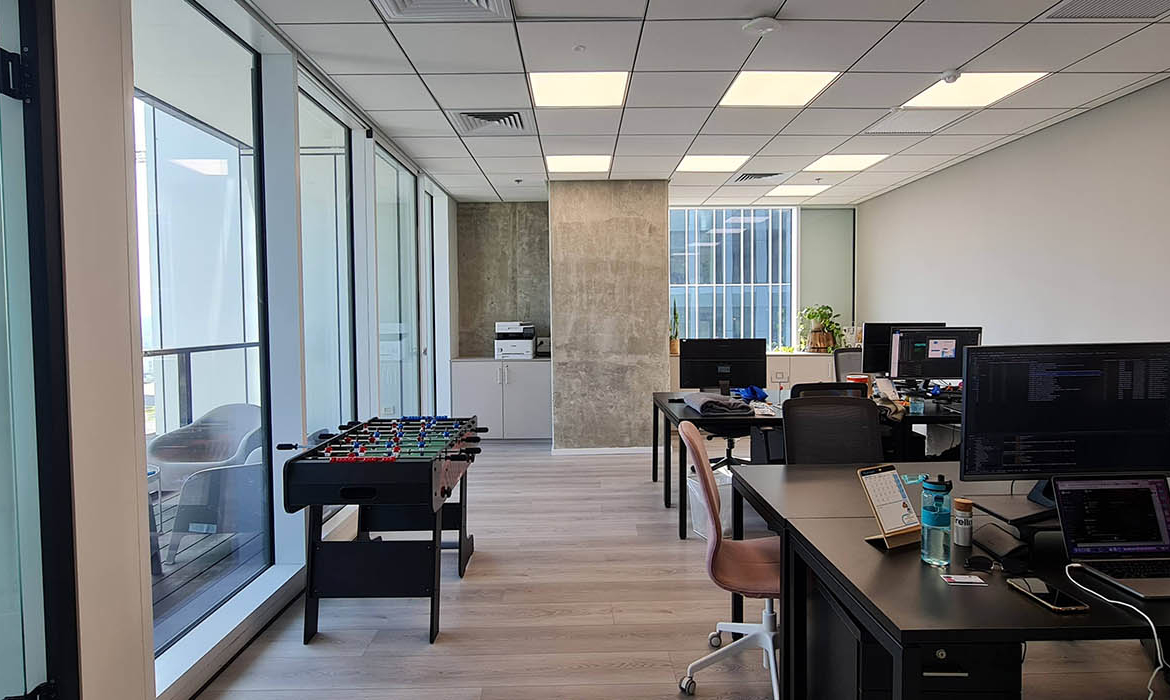 עמדות עבודה במשרדים להשכרה בתל אביב.