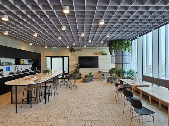 משרד מרווח להשכרה – זמינות מיידית!