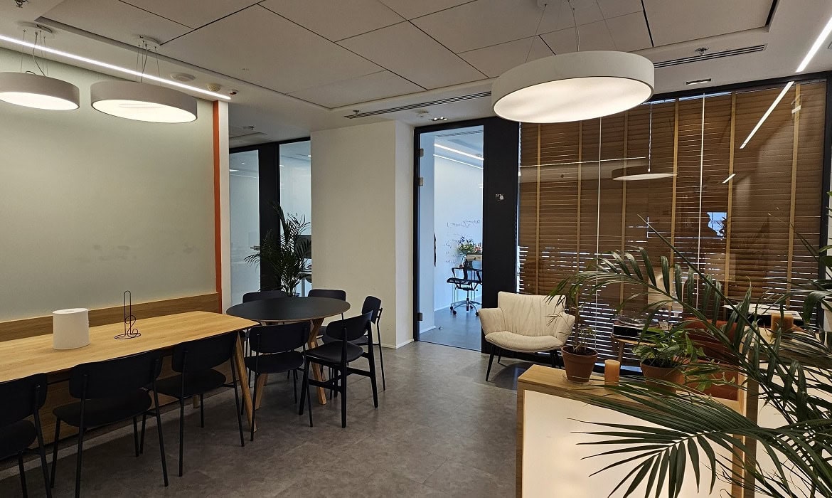 תמונה נוספת אזור הלאונג במשרד