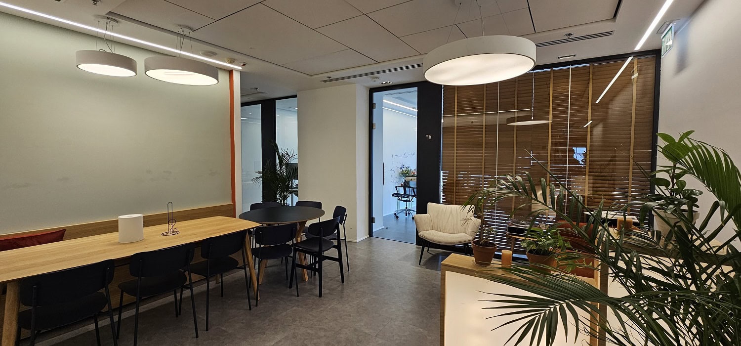 תמונה נוספת אזור הלאונג במשרד