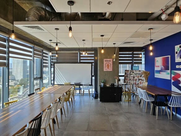 משרד להשכרה – 700 מטר במרחק הליכה של 8 דקות מתחנת רכבת השלום