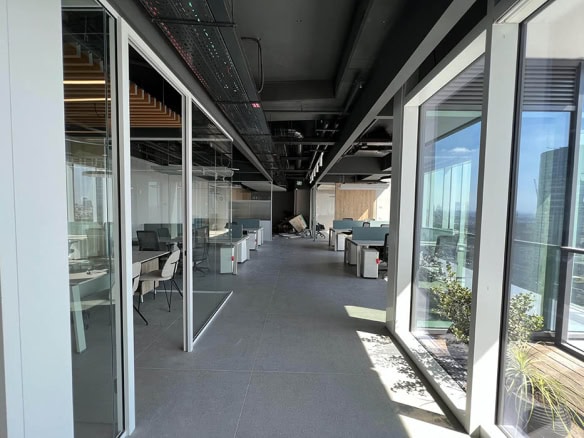 משרד להשכרה – 178 מ”ר (פלאג אנד פליי) באזור חסן ערפה