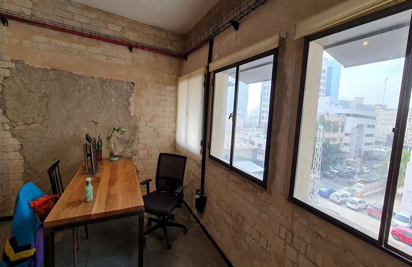 משרד מעוצב בסגנון תעשייתי להשכרה בשכונת מונטיפיורי