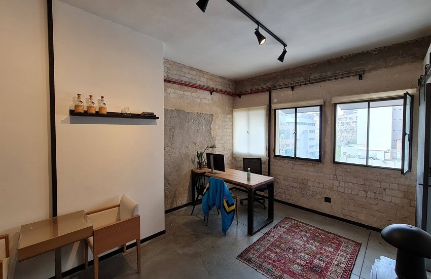 משרד מעוצב בסגנון תעשייתי להשכרה בשכונת מונטיפיורי