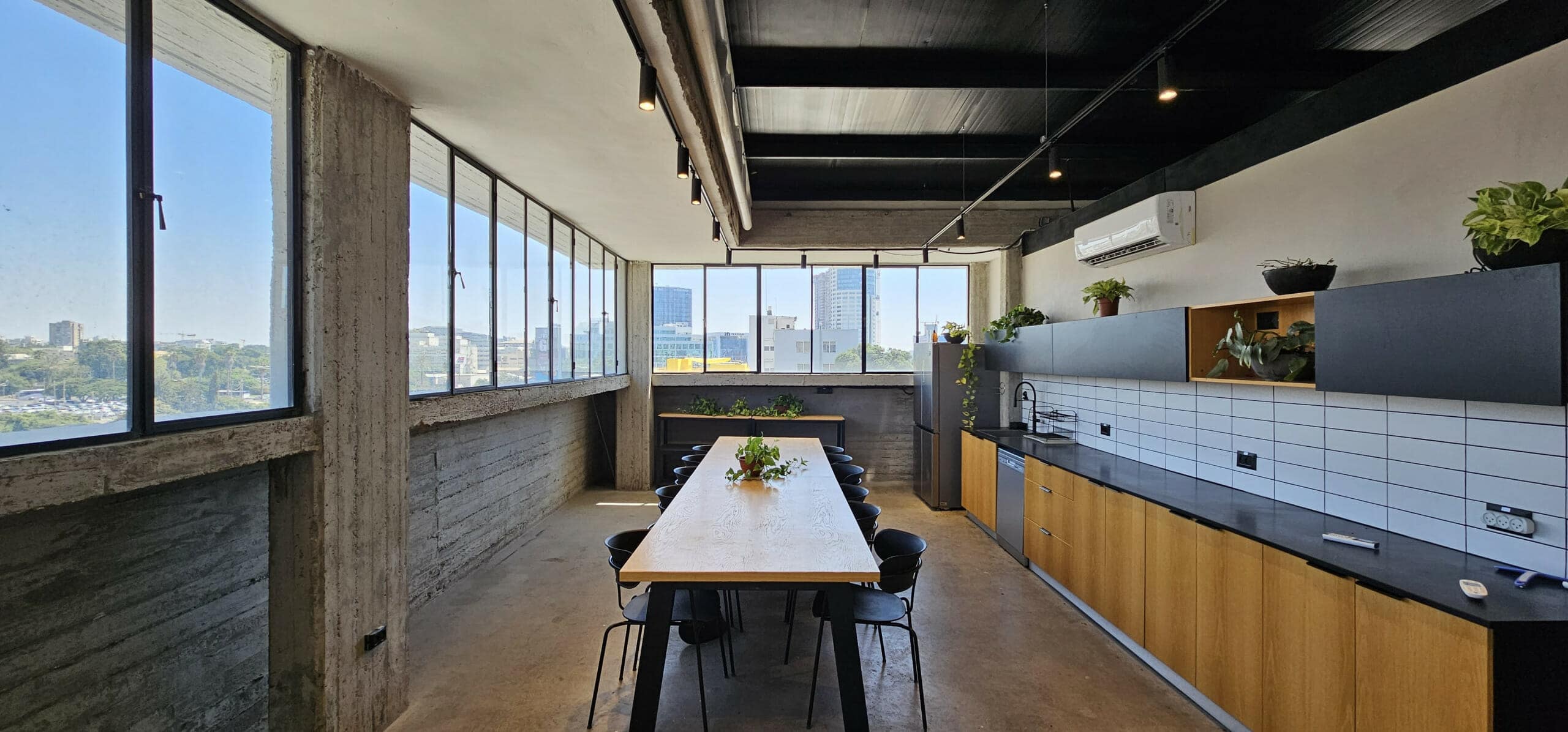 תמונה של המטבח במשרד