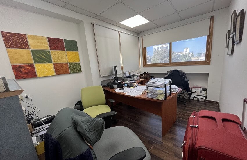 להשכרה משרד בגדול 50 מ