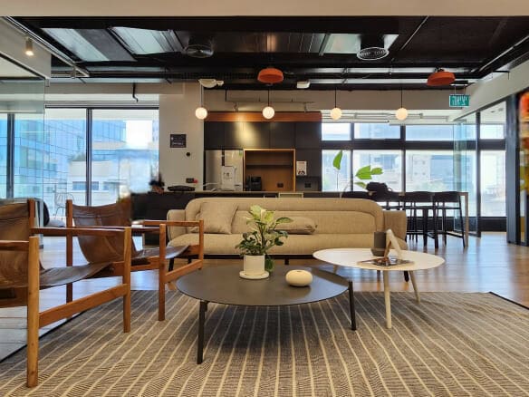 380 מטר plug&play בפריים לוקיישן!