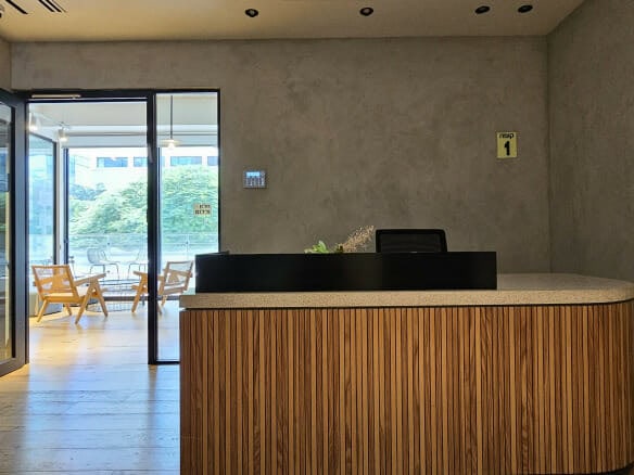 270 מטר plug&play עם מרפסת