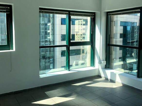 משרדים במחיר זול להשכרה בבניין חדיש בבורסה