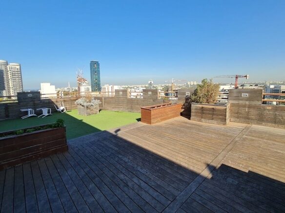 443 מ"ר להשכרה בבורסה