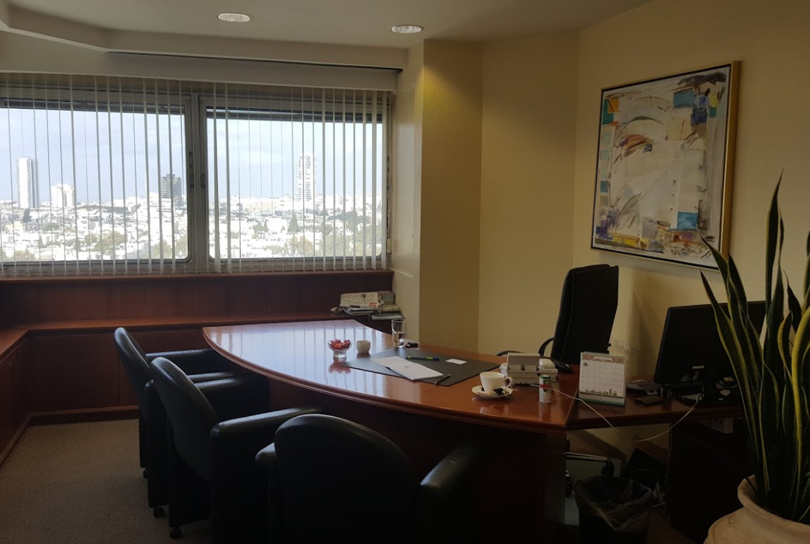 חדר עבודה במשרד