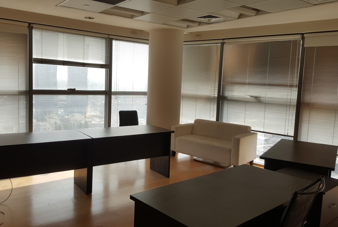 אחד החדרים במשרד