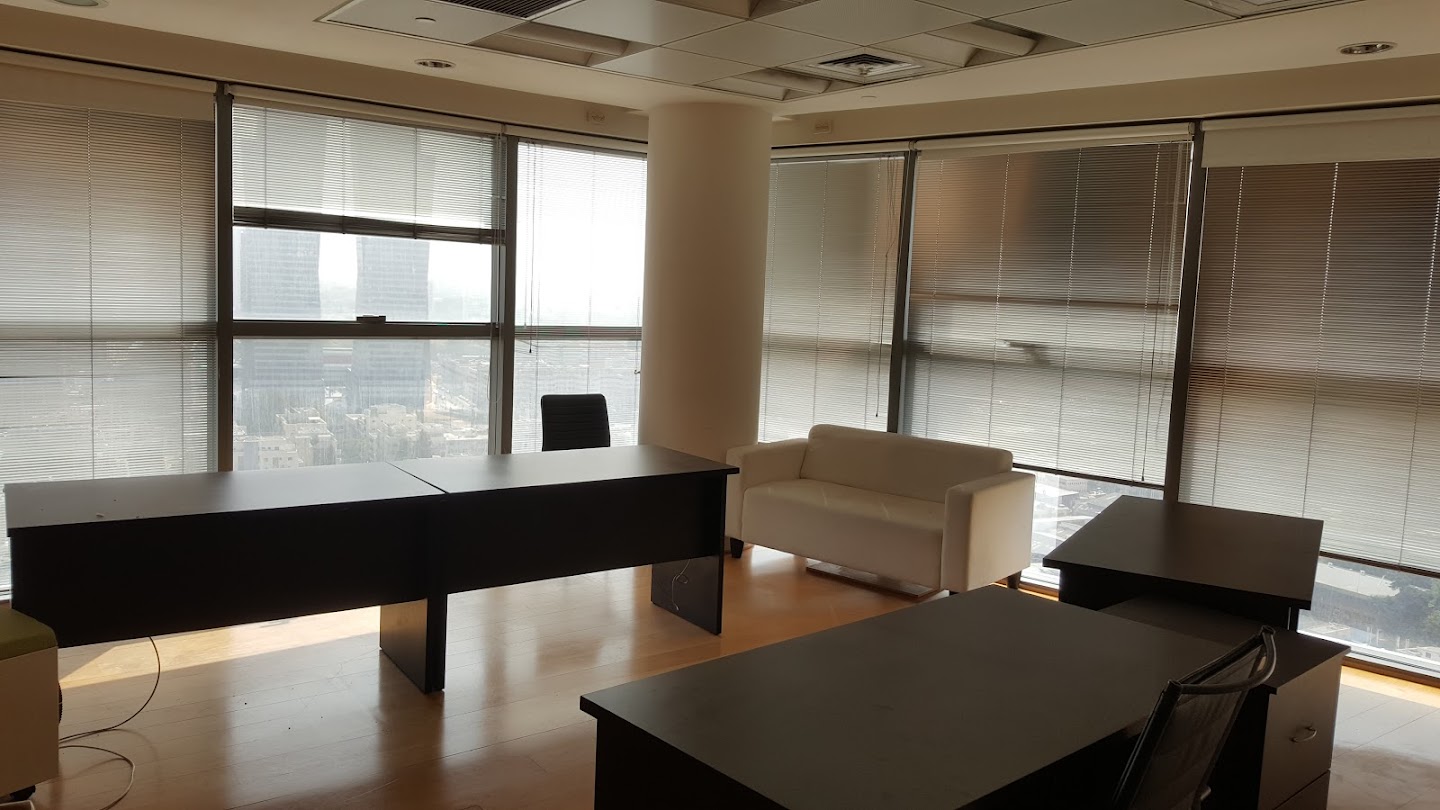 אחד החדרים במשרד