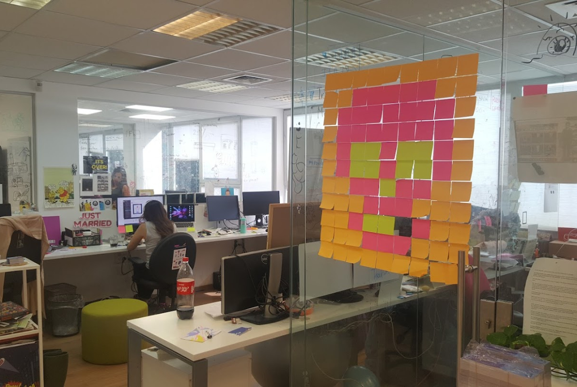 אופן ספייס עם עמדות עבודה