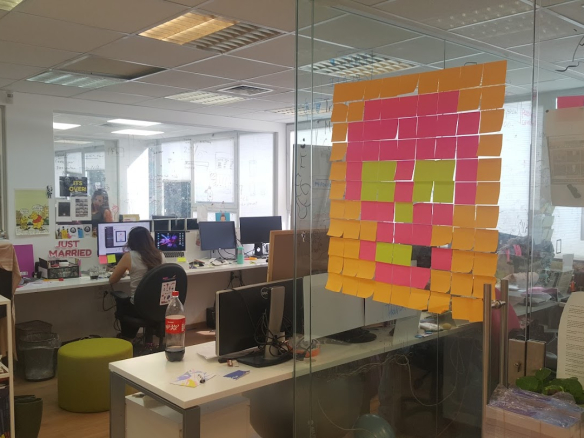 אופן ספייס עם עמדות עבודה