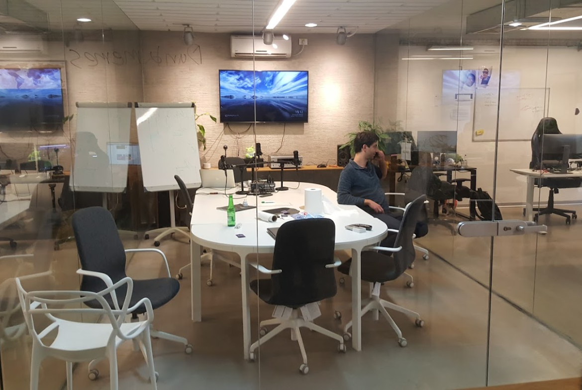 חדר ישיבות של המשרד