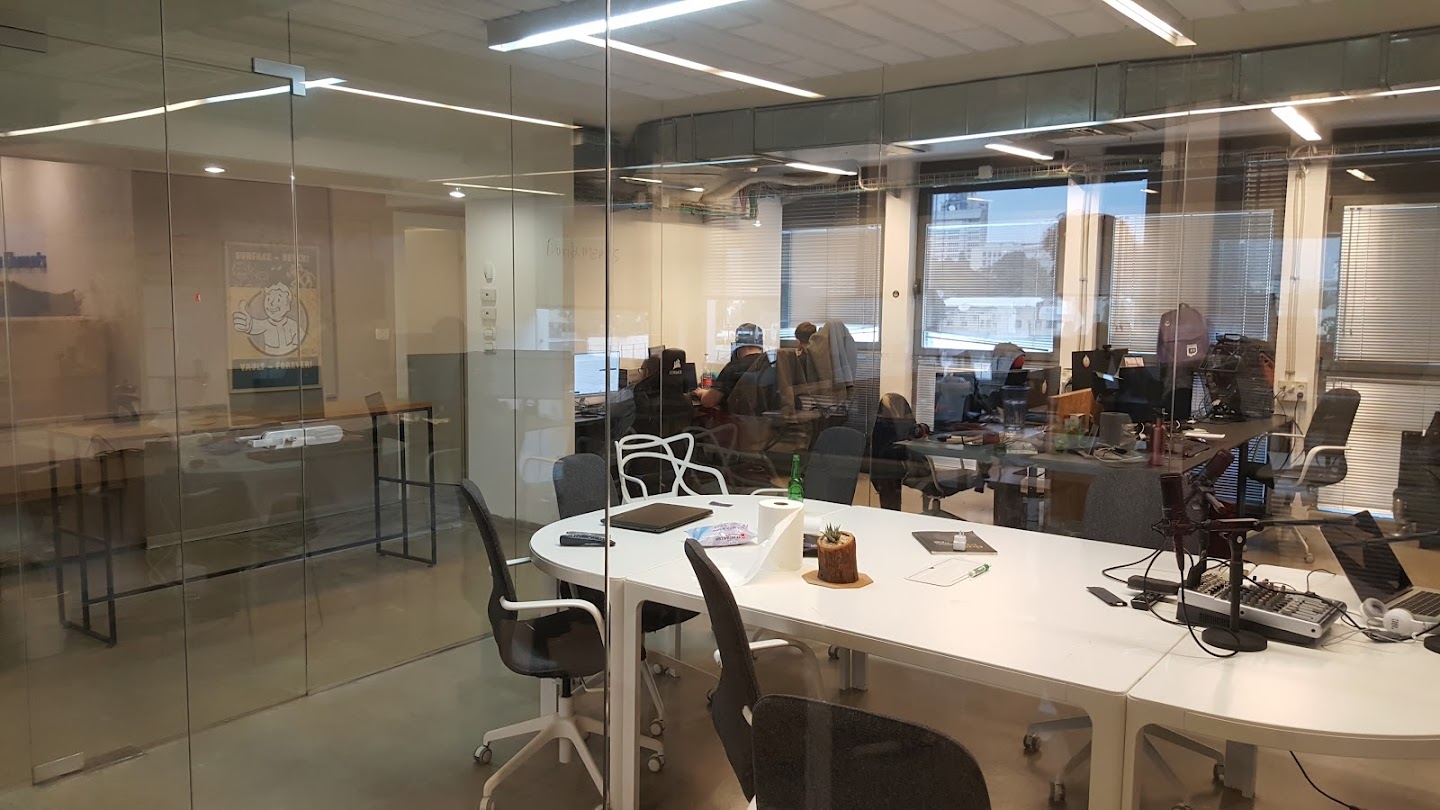 עוד זווית של חדר ישיבות