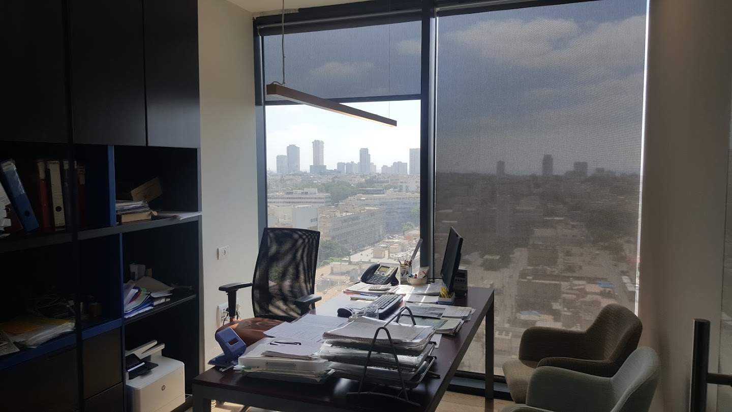 אחד מחדרי עבודה