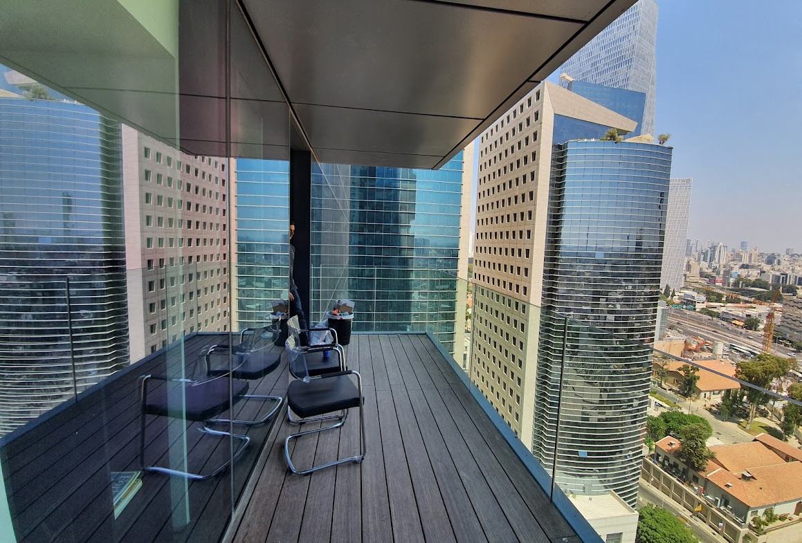 מרפסת פרטית