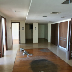 כניסה לחדרים.