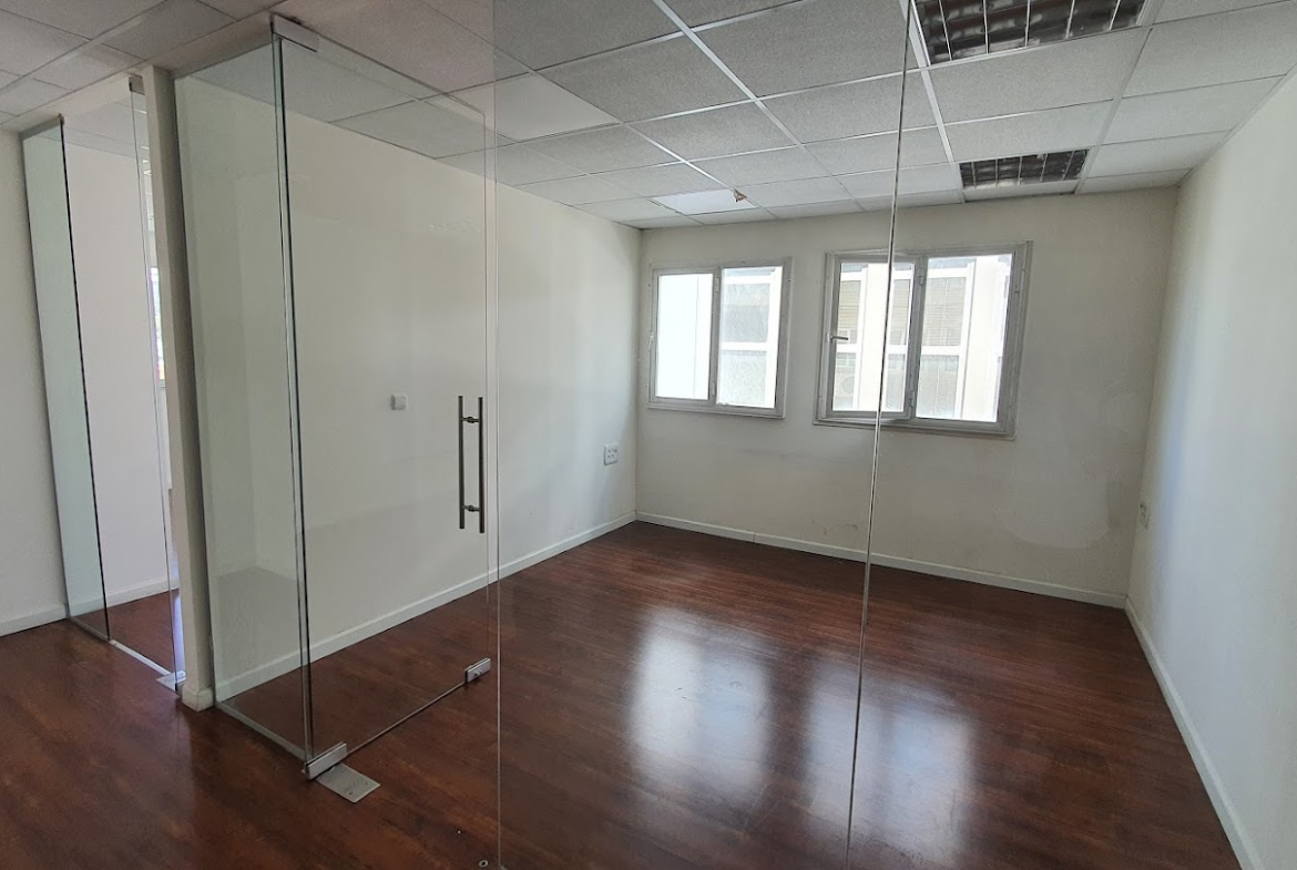 חדר עבודה נוסף