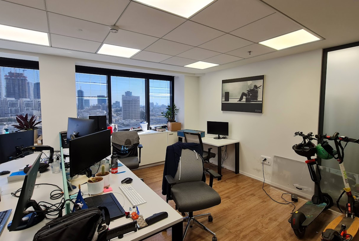 חדר עבודה במשרד