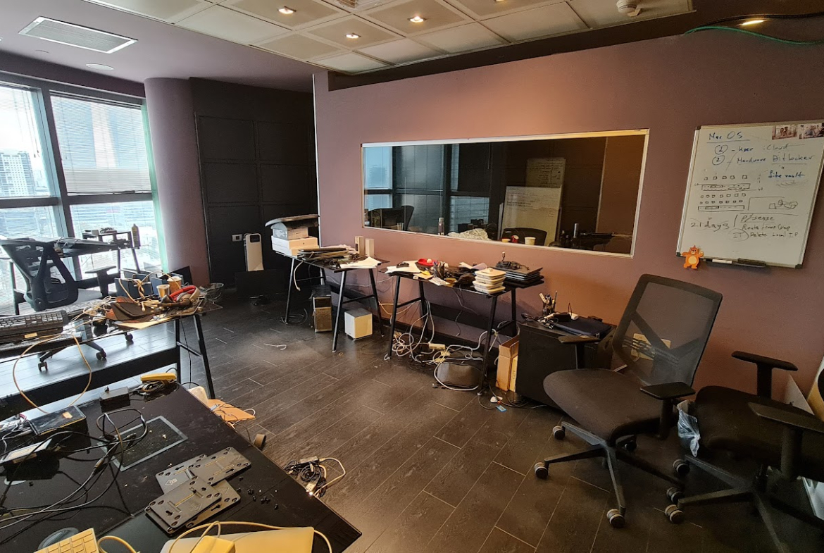 אחד מחדרי עבודה