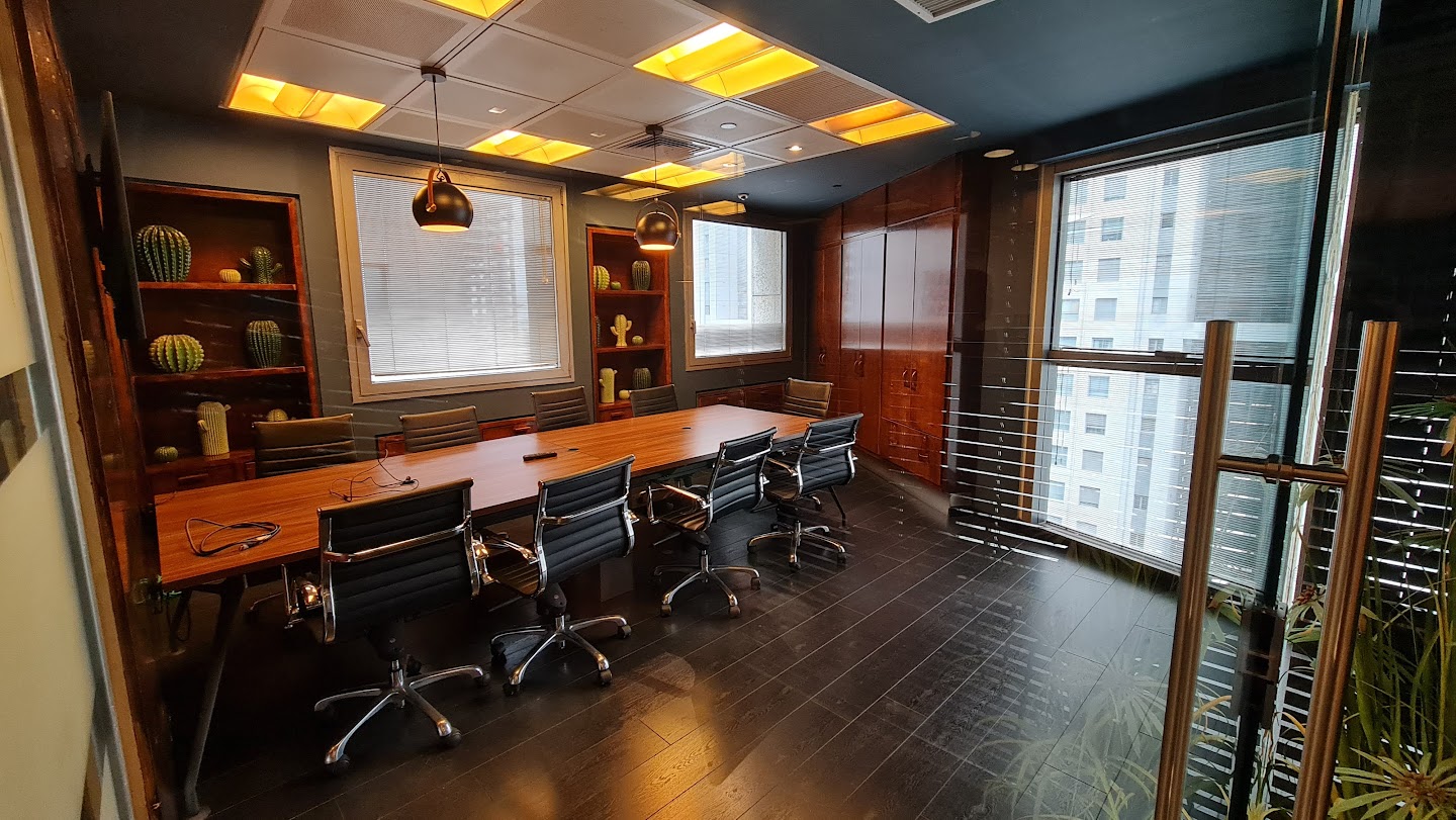 חדר ישיבות נוסף