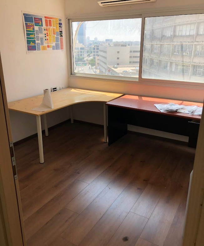 אחד מחדרי עבודה