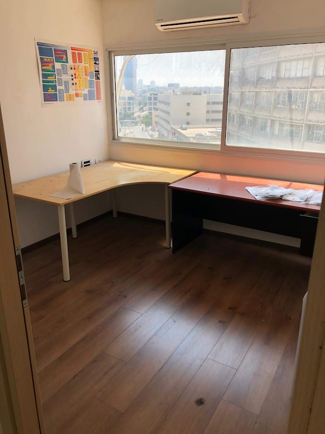 אחד מחדרי עבודה