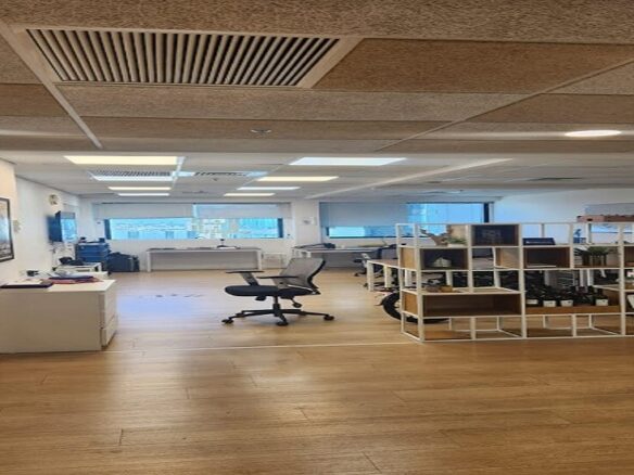 465 מ"ר להשכרה בבורסה