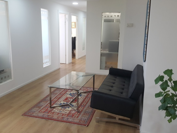 אזור המתנה בכניסה