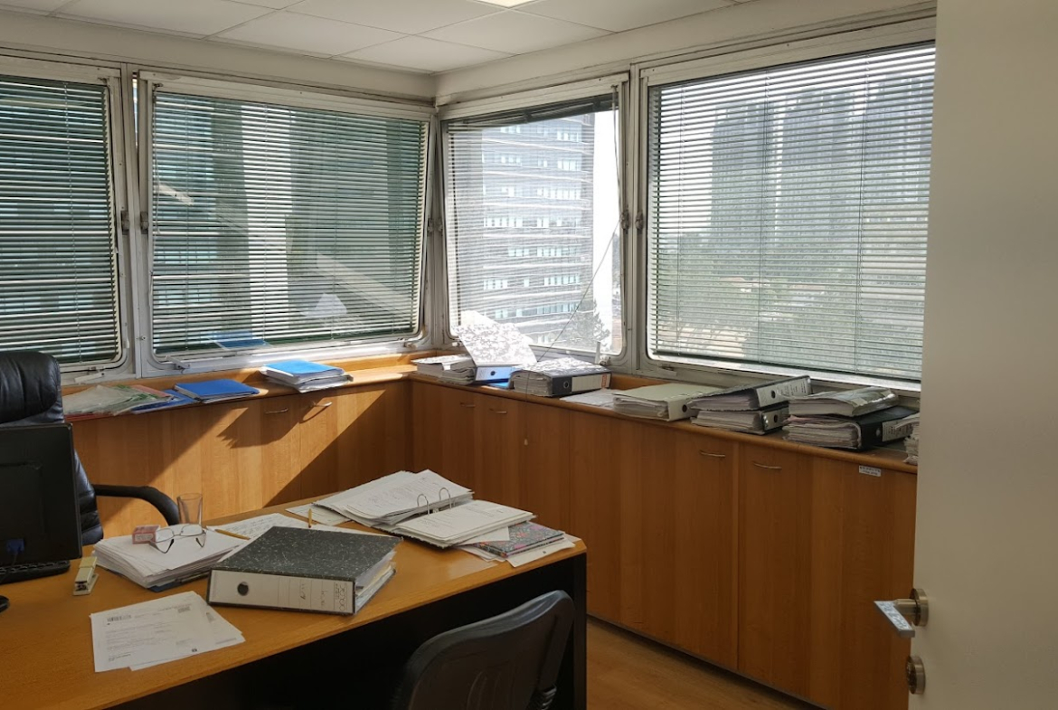 אחד מחדרי עבודה