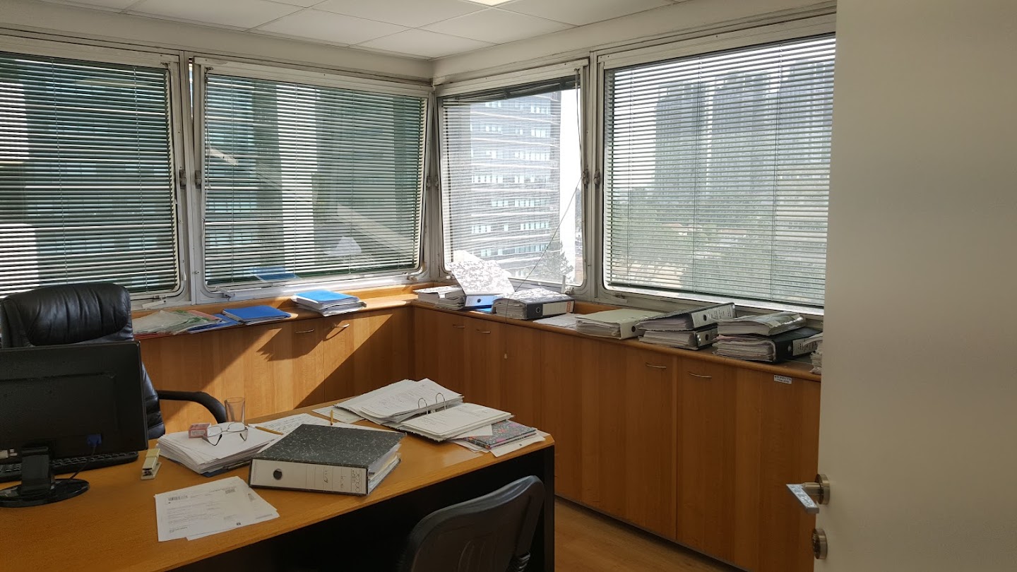 אחד מחדרי עבודה