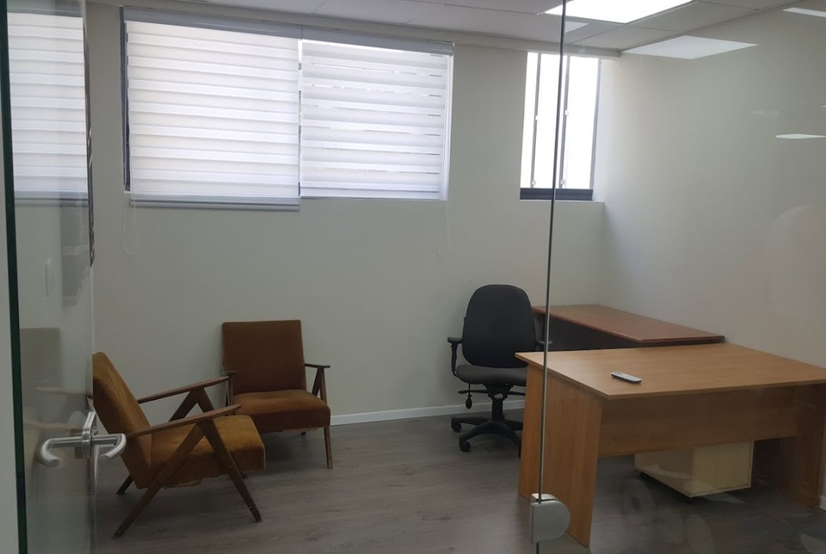 חדר עבודה שני