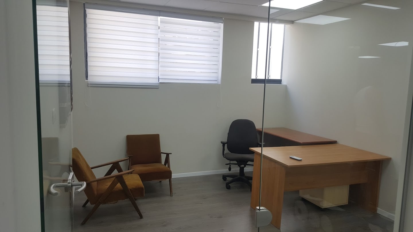 חדר עבודה שני