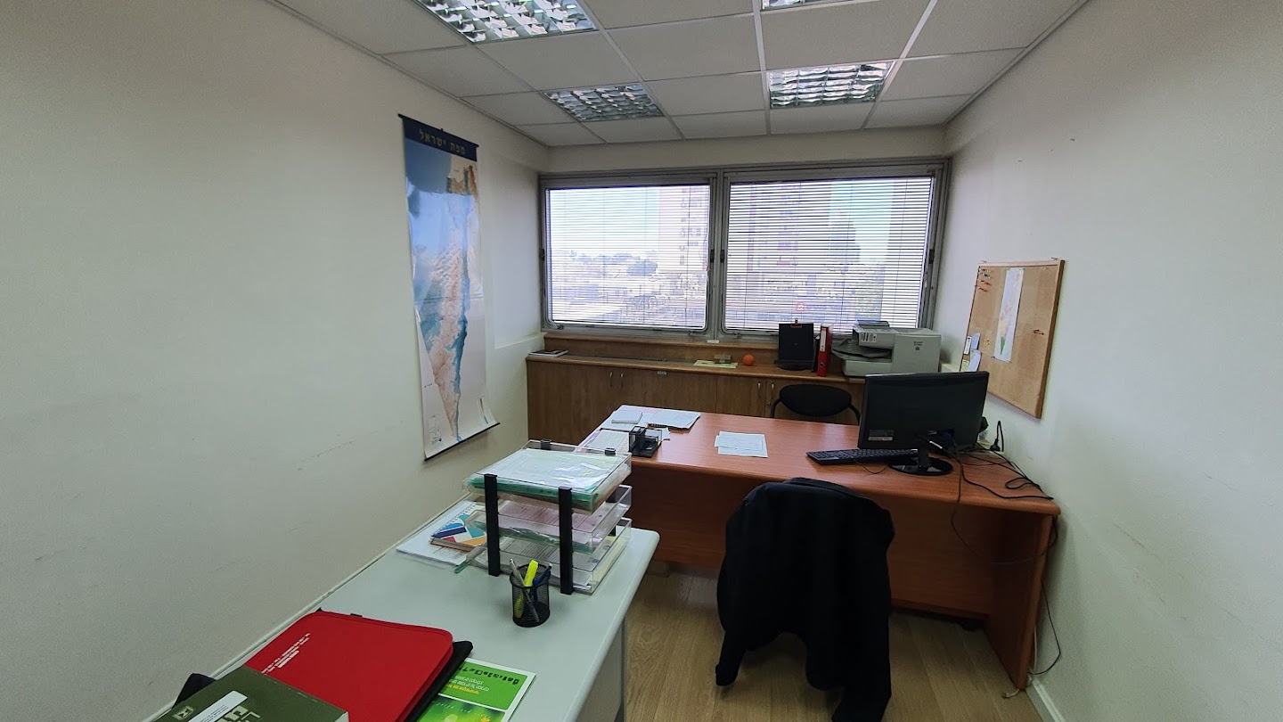 חדר עבודה נוסף במשרד