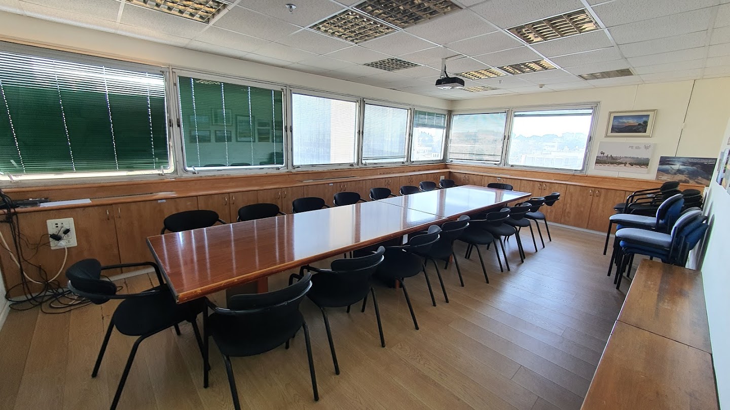 חדר ישיבות במשרד