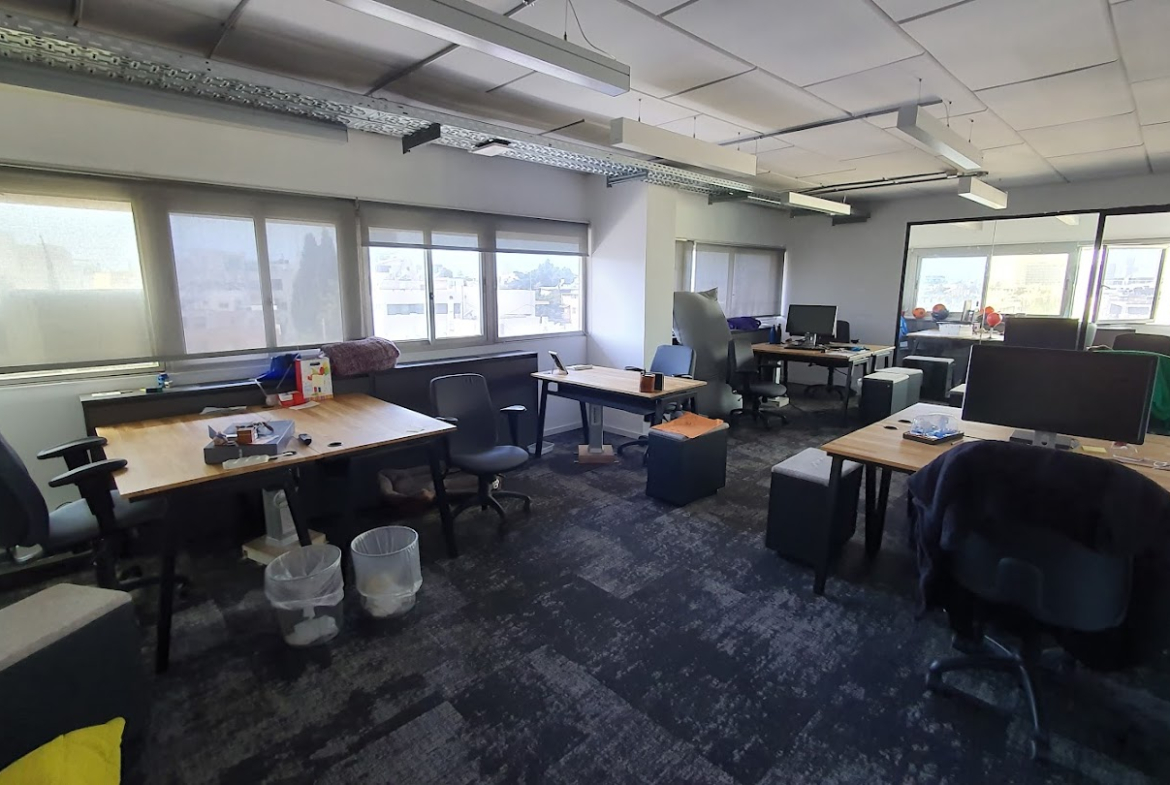 אחד מחדרי עבודה