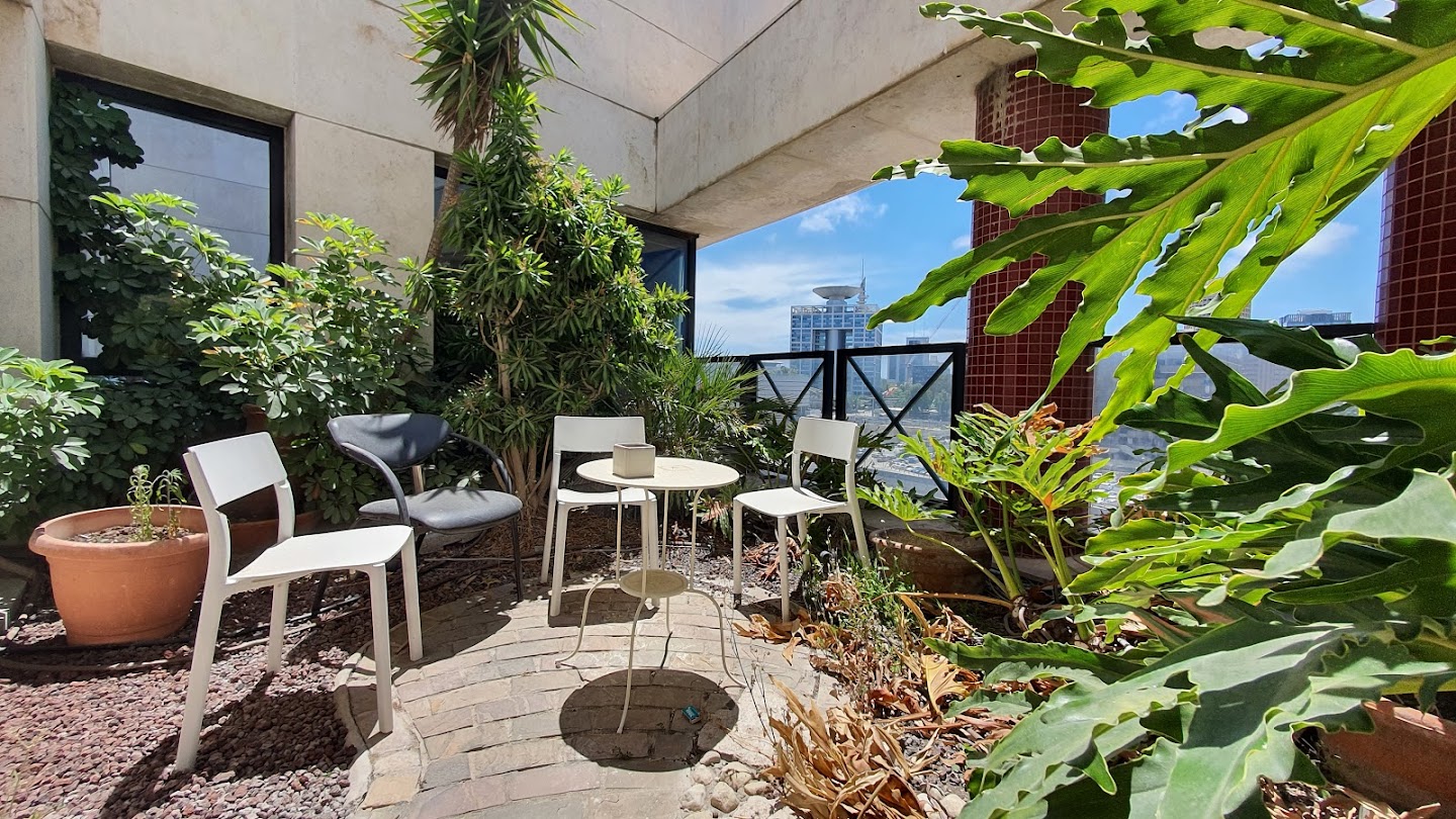 מרפסת פרטית