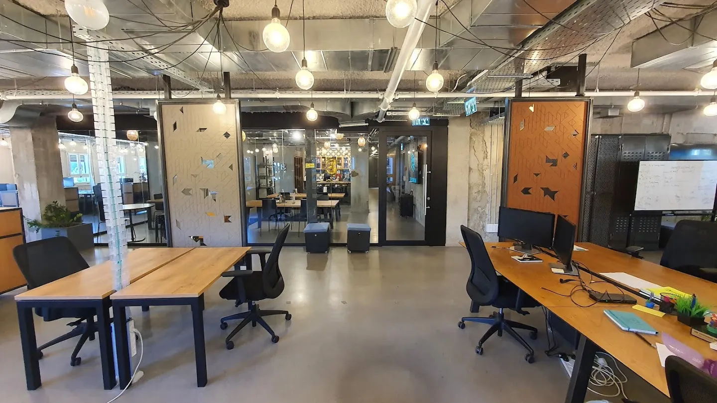 עמדות עבודה באופן ספייס עמדות עבודה באופן ספייס