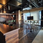 מטבח עם מקומות אוכל