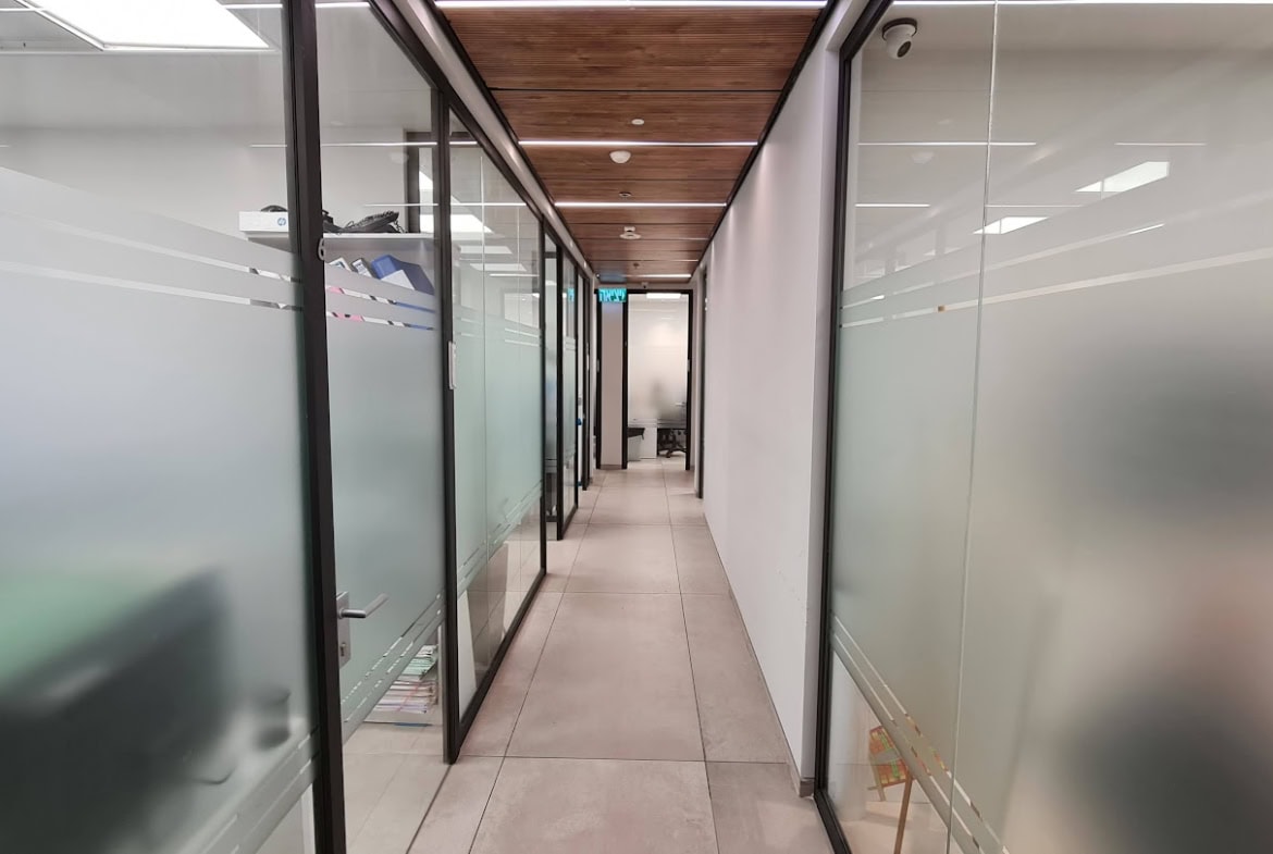 חלוקה לחדרי עבודה