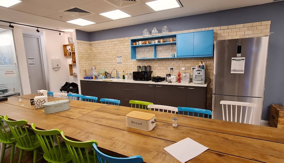 מטבח עם פינת אוכל