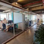 חלוקה לחדרים ומראה כללי של המשרד