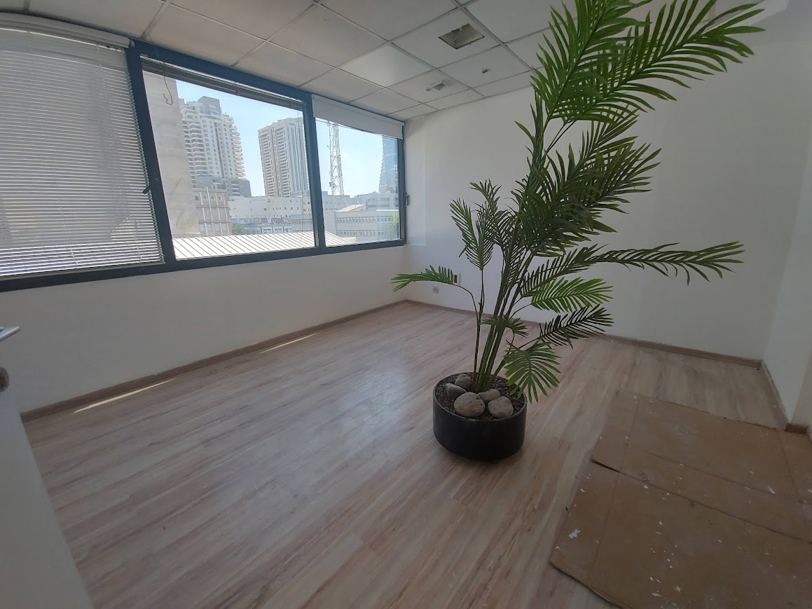 עוד חדר עבודה