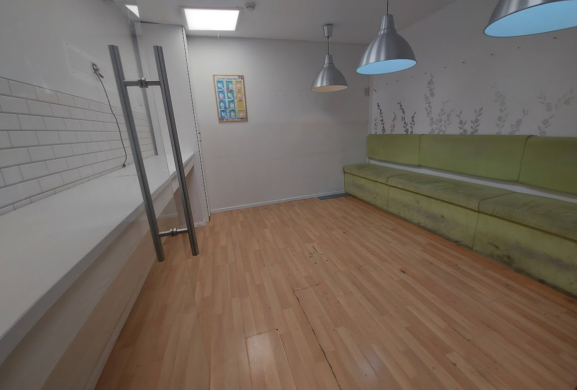 אזור שיכול לשמש כפינת אוכל/לאונג'