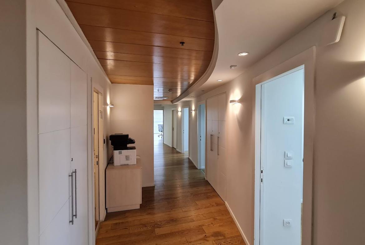 מסדרון וחלוקה לחדרים